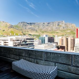 Table Mountain; DARLING LOFT - City Centre