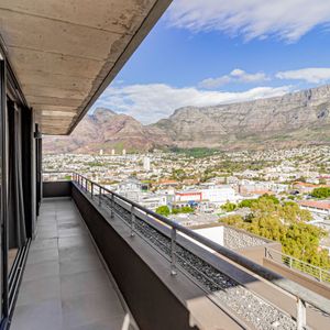 Balcony with panoramic views; L ON 40 - Tamboerskloof