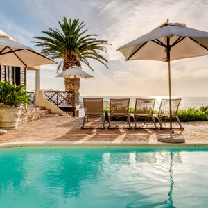 Pool and views; TERRACE LODGE - Camps Bay
