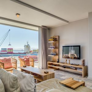 TV room; 417 HARBOUR BRIDGE - Cape Town city centre
