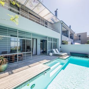 Main level swimming pool; LOADER VILLA - De Waterkant