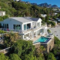 3rd Beach Bungalow 3rd Beach Bungalow in Clifton accommodation