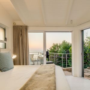 Main bedroom; BUNGALOW ON 4th - Clifton