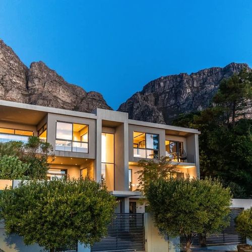 CB797 - SAPPHIRE SEAS