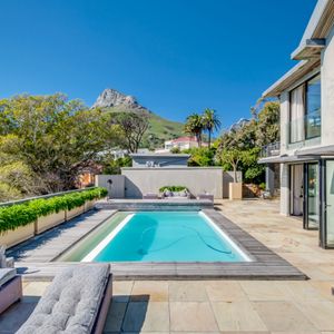 Swimming pool; VILLA  AUBURN - Camps Bay