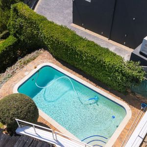 Communal Pool;  Águila Views - Camps Bay