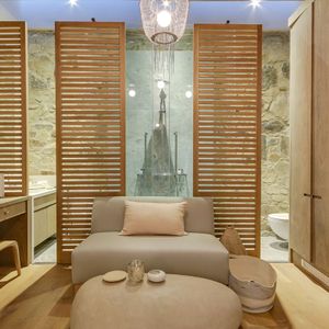 En-suite to the master bedroom; STONE ARCH - De Waterkant