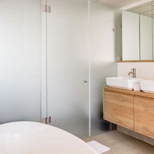 Main bathroom; CASA PRIDE - Bo Kaap
