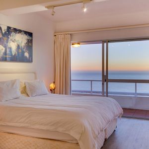 Second bedroom; Águila Views - Camps Bay