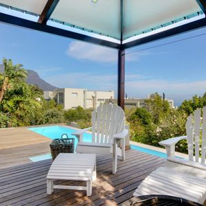 Lapa & pool; ON HOVE - Camps Bay