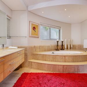 En-suite to master; CLIFTON PENTHOUSE - Clifton