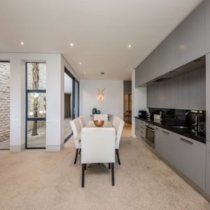 Dining area; LOADER VILLA - De Waterkant