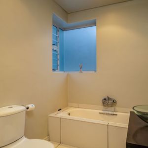 Bathroom; FALCON VIEWS - Camps Bay
