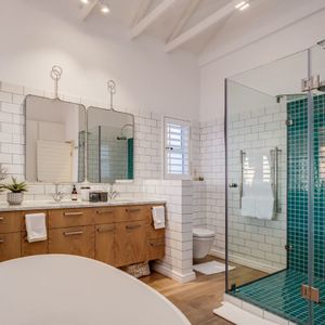 Master Bathroom; GREEN NORTH PENTHOUSE - Green Point