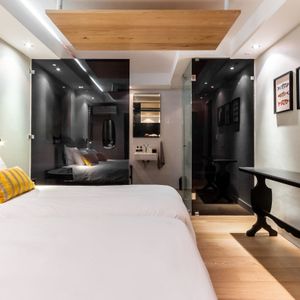 Second En-suite Bedroom; BEACHFRONT BLISS APARTMENT - Camps Bay