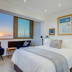 Master Bedroom; SUNDOWNER APARTMENT - Sea Point
