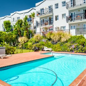 Communal swimming pool; DE WATERKANT TOWNHOUSE - De Waterkant