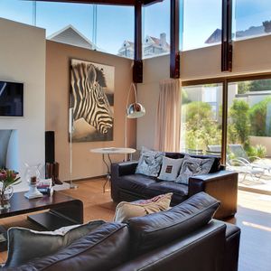 Living space; OUDERKRAAL PLACE - Camps Bay