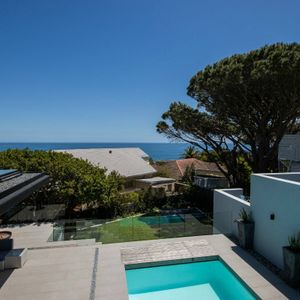 Upstairs Sea Views; WILLESDEN VILLA - Camps Bay