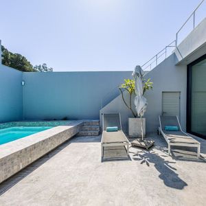 Upper pool deck; LOADER VILLA - De Waterkant