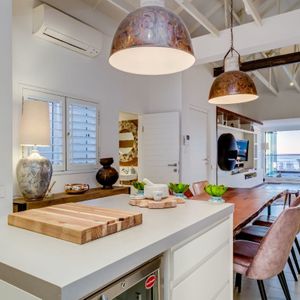 Chef Kitchen; GREEN NORTH PENTHOUSE - Green Point