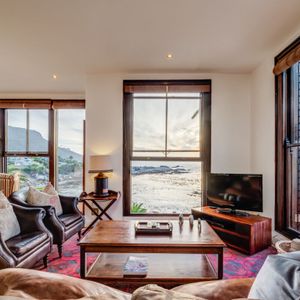 TV lounge; TERRACE LODGE - Camps Bay