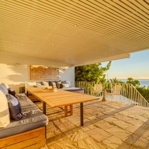 Balcony Dining; BEACH VIBES - Camps Bay