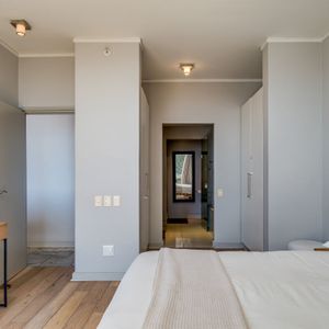 Main bedroom; 417 HARBOUR BRIDGE - Cape Town city centre
