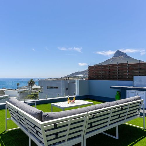 CB1019 - HOUGHTON VILLA