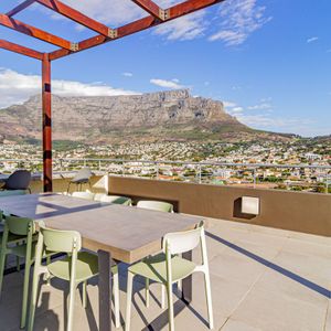 Rooftop deck with dining; L ON 40 - Tamboerskloof