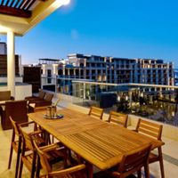 Lawhill Penthouse in Waterfront Marina accommodation