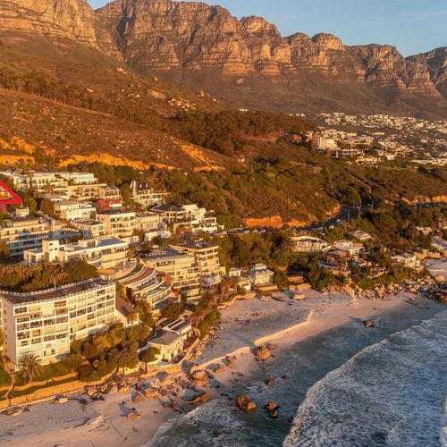 C396 - LISBURN ON CLIFTON BEACH HOUSE