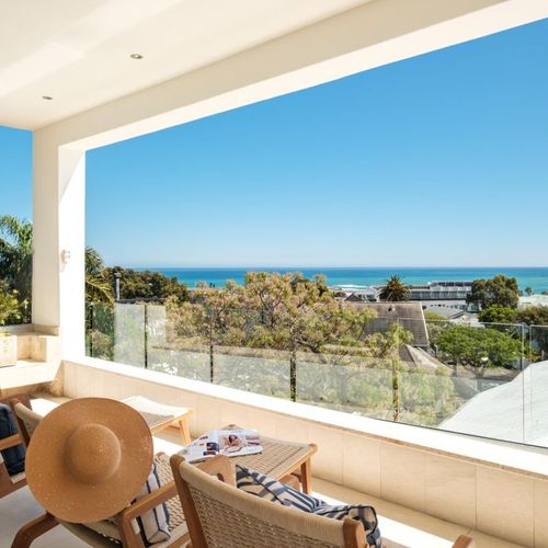 CB628 - THE LOOK OUT