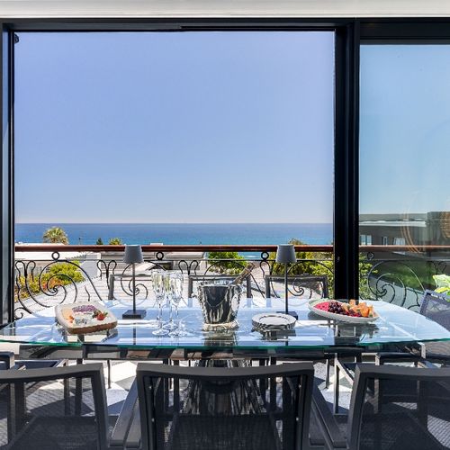 B111 - VILLA IPARADESI